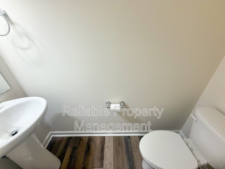 Building Photo - 261 White Oak Ridge Dr