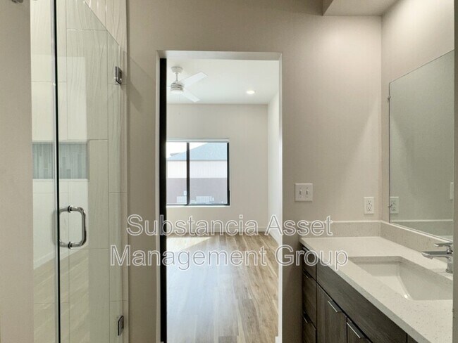 Building Photo - 1641 Midtown Pl