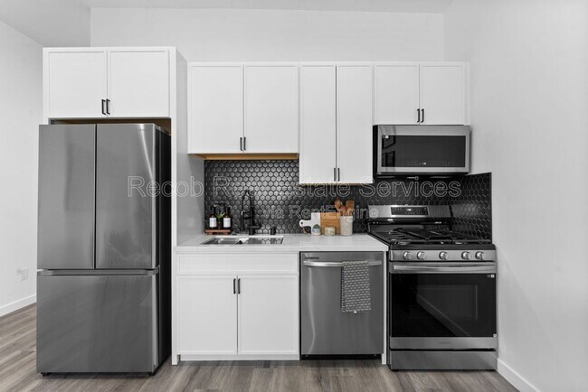 Building Photo - 5254 Adams Ave