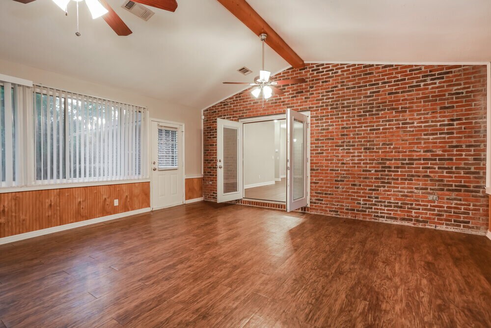 Building Photo - 299 Thornbrook Ct