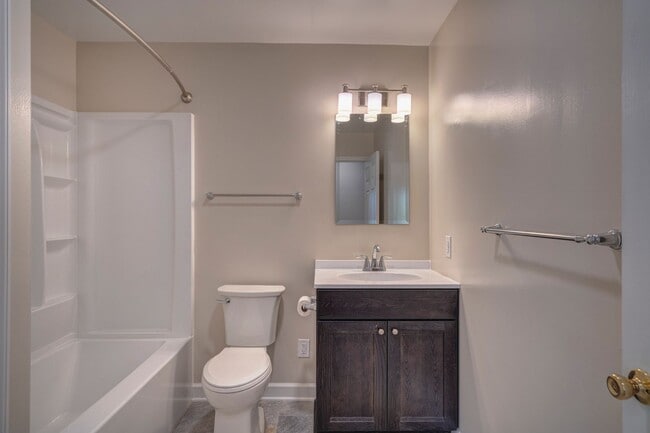 Building Photo - 507 Stonegate Dr