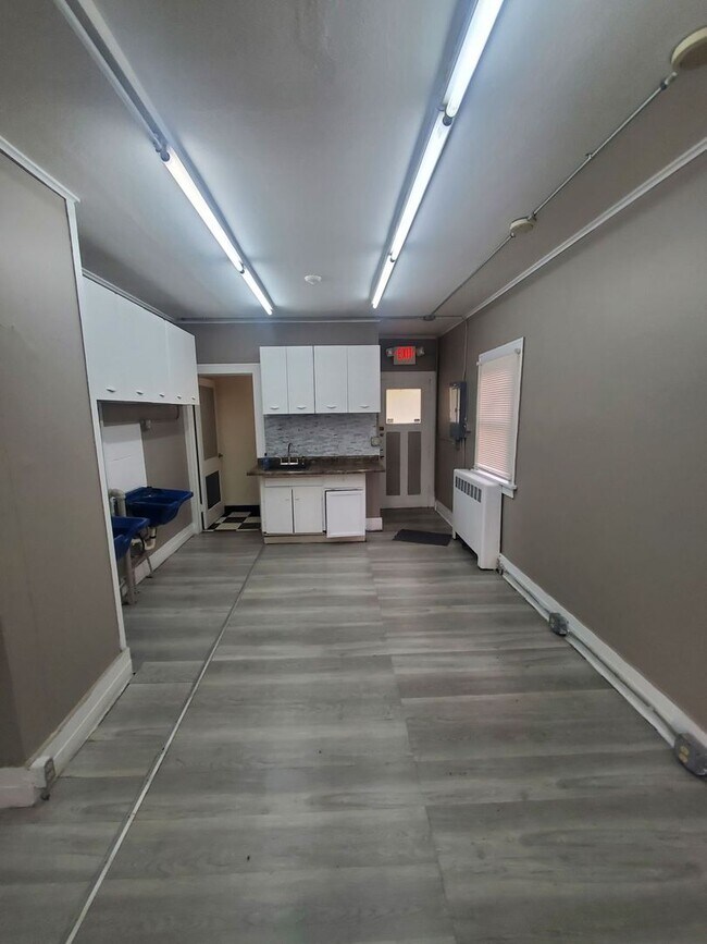 Building Photo - 920-924 Romayne - 5 unit (ACE Property)