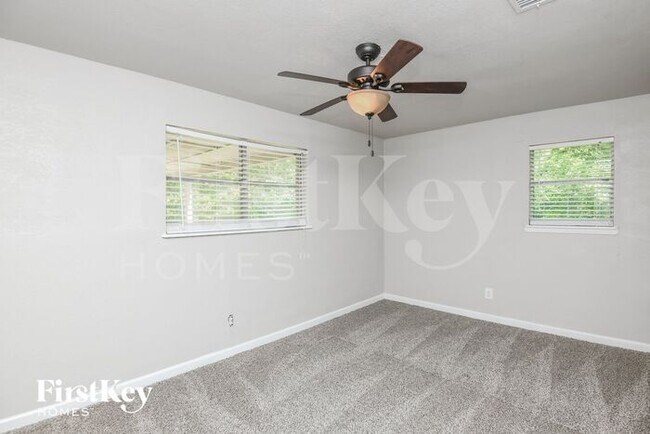 Building Photo - 5241 Ruston Ave