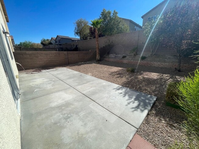 Building Photo - 3 Bedroom 2 1/2 Bathroom w/Den & Loft