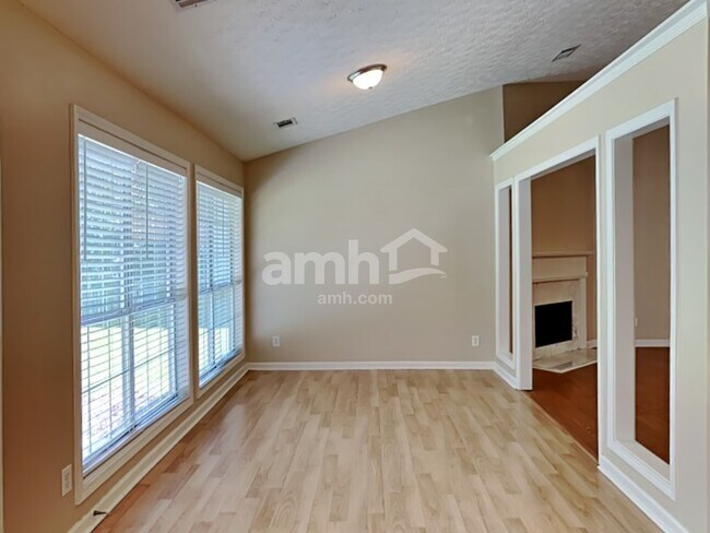 Building Photo - 4620 English Oaks Ln NW