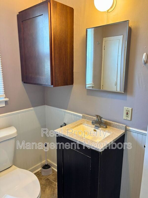 Building Photo - 2257 Berwyn Ave SW