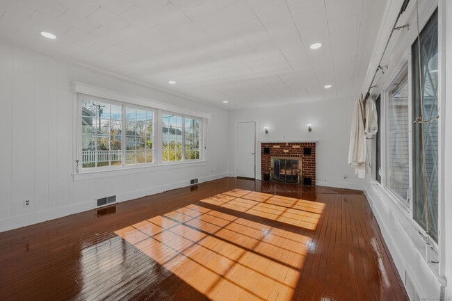 Building Photo - 139 Pennsylvania Ave