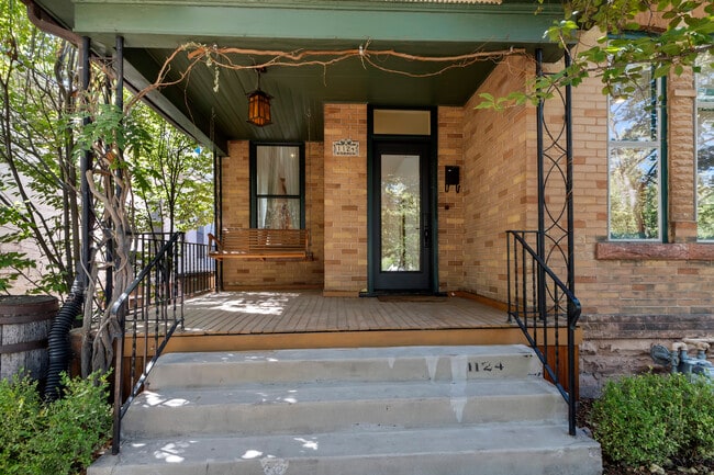 Building Photo - 1124 E