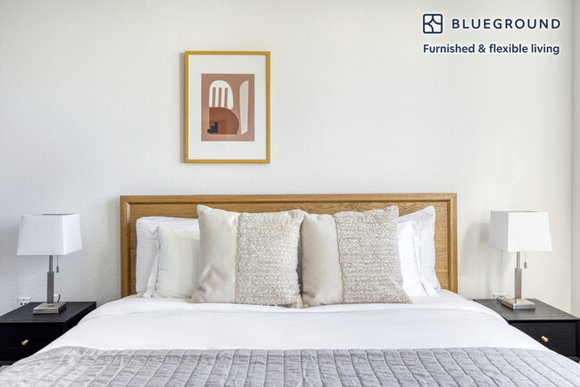Building Photo - 765 Montague Expy
