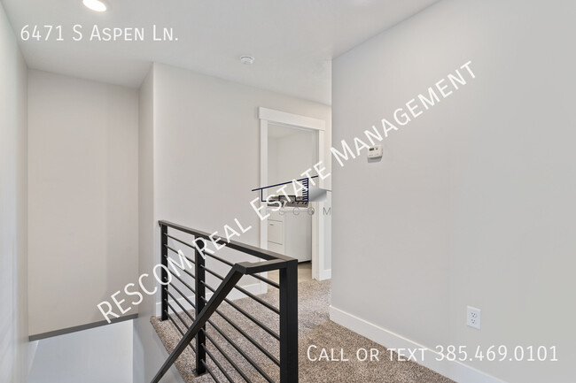 Building Photo - 6471 S Aspen Ln