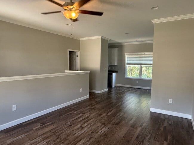 Building Photo - Spacious 3 Bedroom, 3.5bath in central Joh...