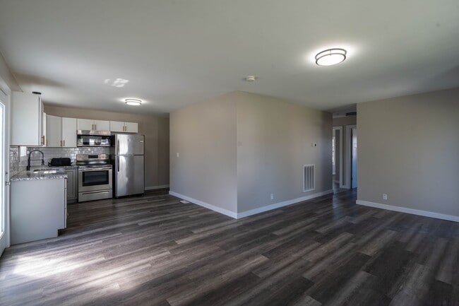Building Photo - 306 Martin St