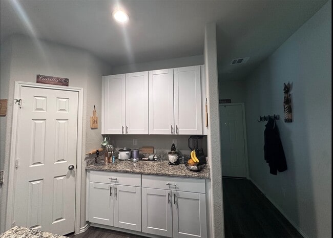 Building Photo - 4307 Tulip Oak Dr