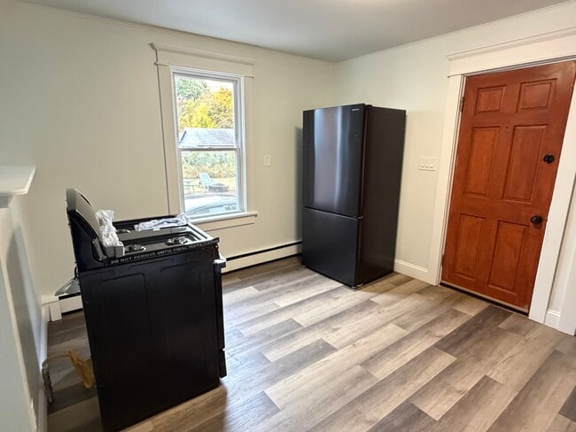 Building Photo - 105 Silver Ln