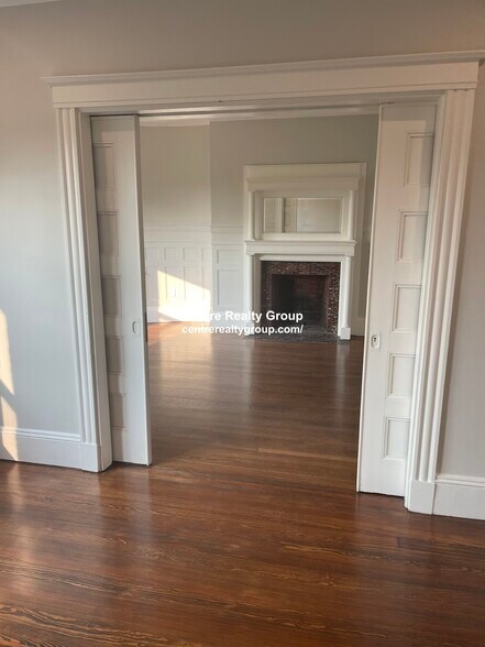 Building Photo - 1855 Beacon St