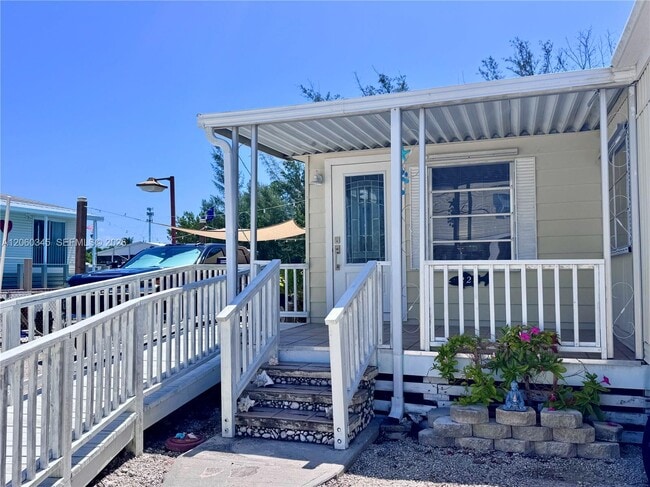 Building Photo - 223 Lower Matecumbe Rd
