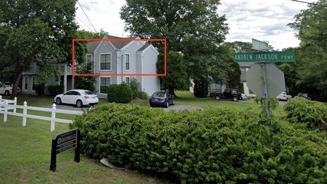 Building Photo - 303 Andrew Jackson Pl