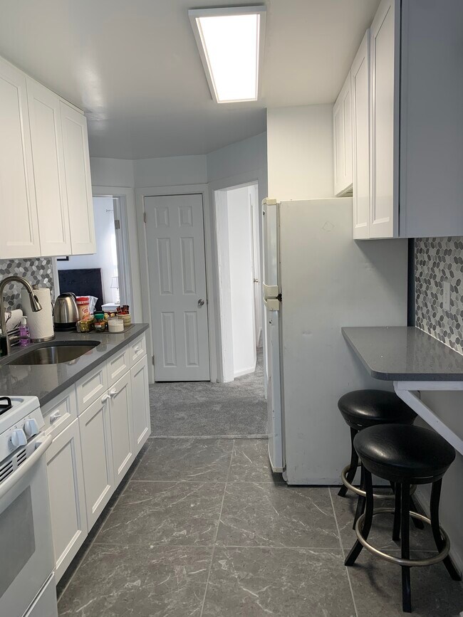 Kitchen - 214 Beach 27th St