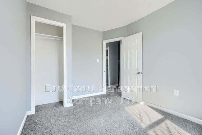 Building Photo - 3213 Elmley Ave