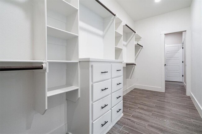 Building Photo - 3500 SW Lucretia Rd