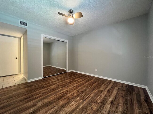 Building Photo - 100 Sweetgum Woods Ct