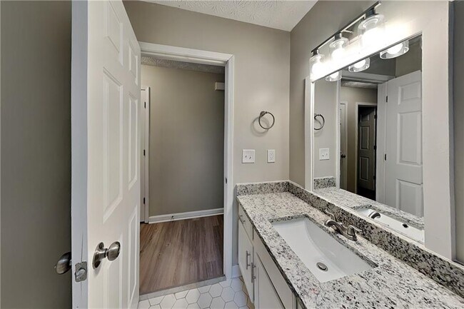 Building Photo - 1254 Parkwood Chase NW
