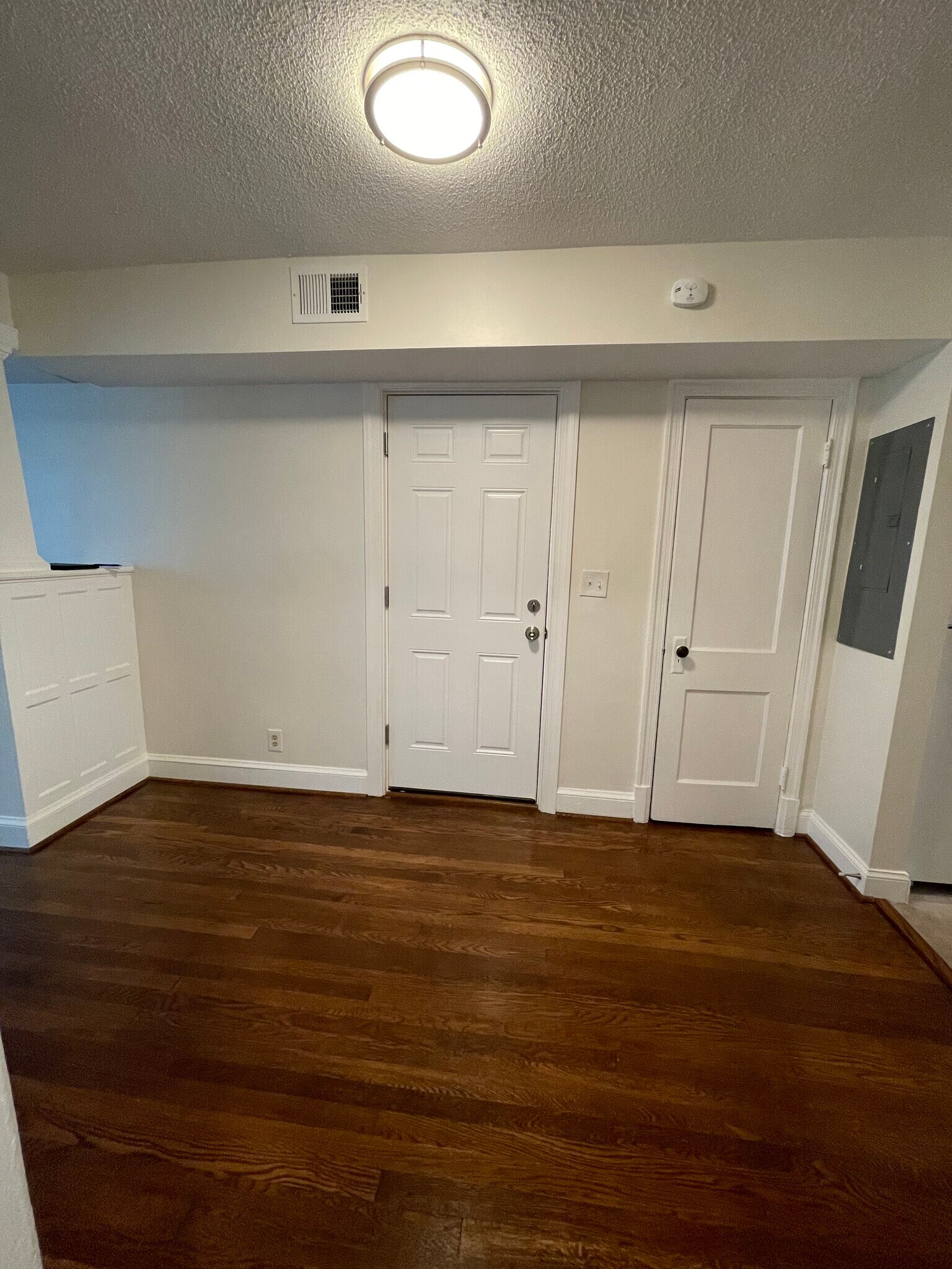 Building Photo - 4630 New Hampshire Ave NW