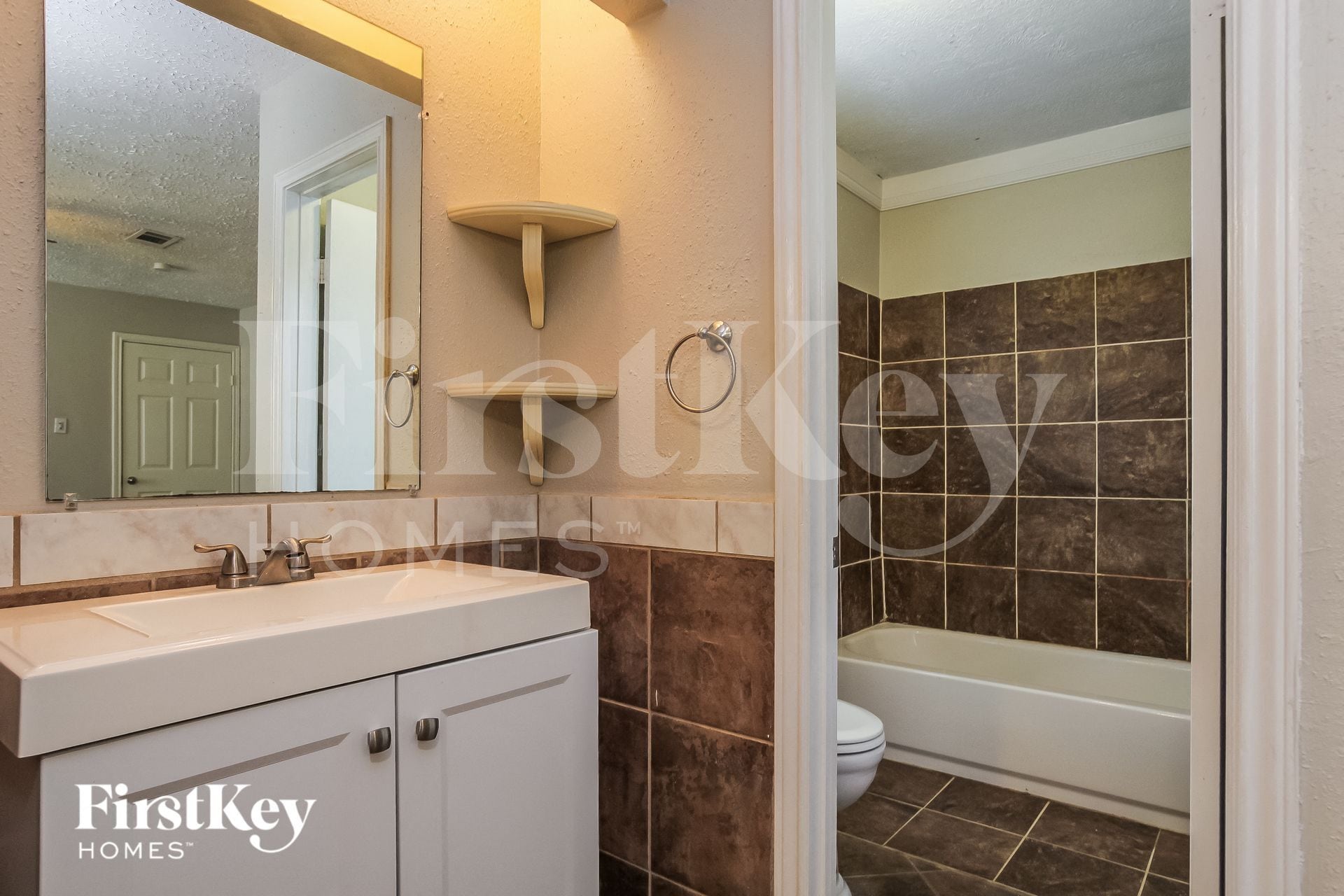 Building Photo - 1801 Whitebriar Dr