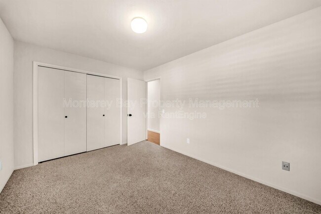 Building Photo - 10160 Sunstar Rd