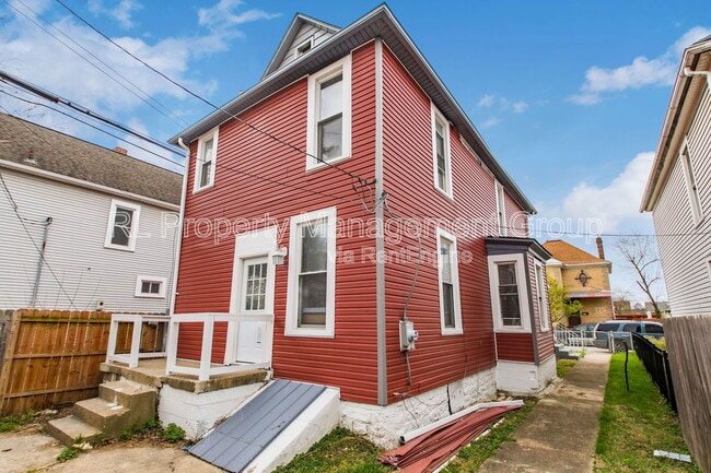 Building Photo - 118 Sherman Ave
