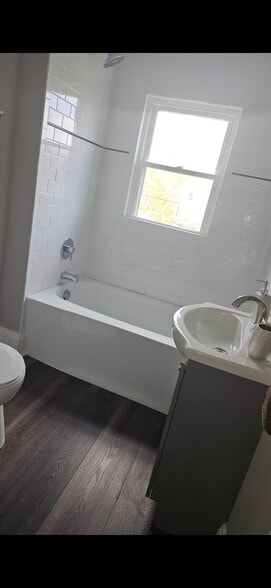 Building Photo - 960 S Ohio Ave