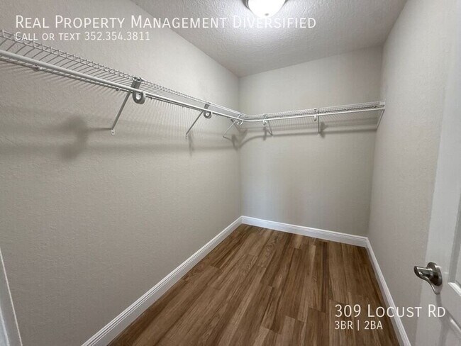 Building Photo - 309 Locust Rd