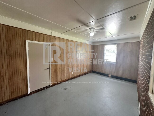 Building Photo - 3257 Ohara Dr S