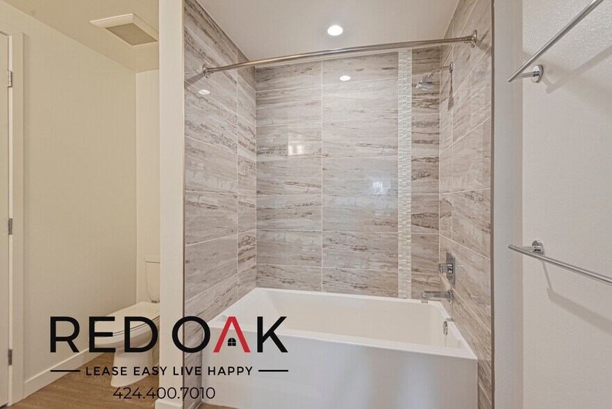 Building Photo - 11405 Chandler Blvd