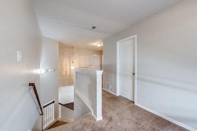 Building Photo - 3-BEDROOM HOME IN GATED COMMUNITY