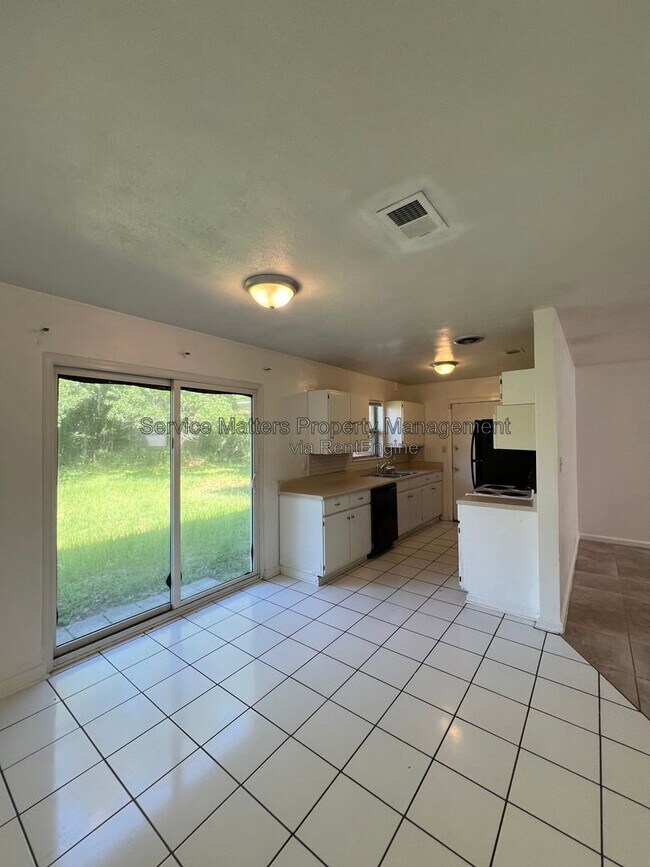 Building Photo - 121 Berkley Dr