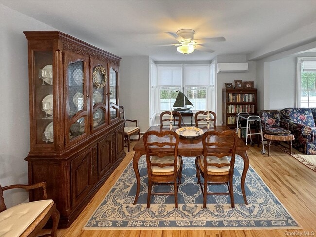 Building Photo - 471 Main St