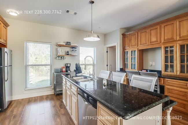 Building Photo - 1400 Mill Rd