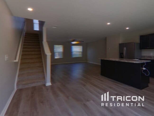 Building Photo - 120 Castlebrook Dr