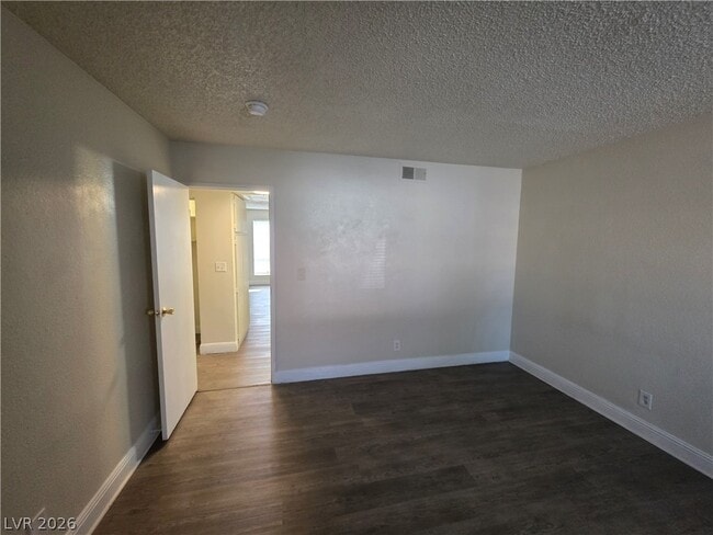 Building Photo - 4941 Newport Cove Dr