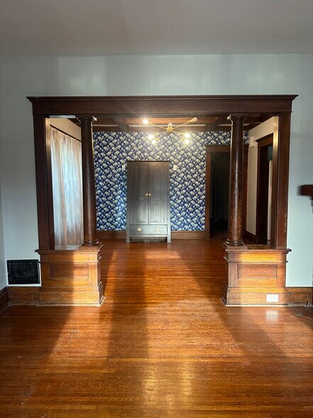 Building Photo - 31 Harvard Pl
