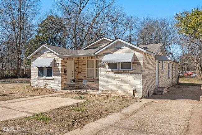 Building Photo - 1129 Boone St