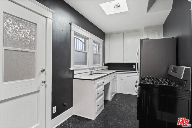 Building Photo - 1606 Andalusia Ave