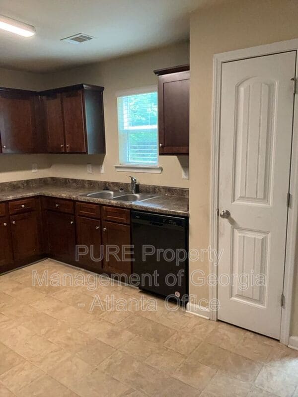 Building Photo - 400 Brookwood Crossing