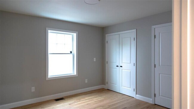 Building Photo - 28 Grosvenor Ave