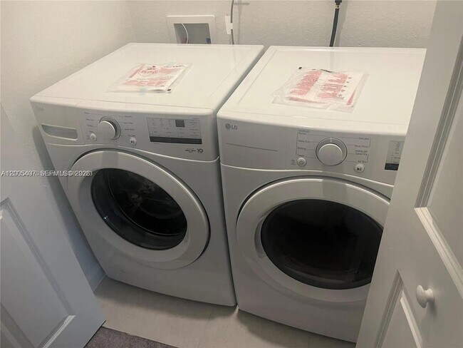 Building Photo - 11935 SW 246 Terrace