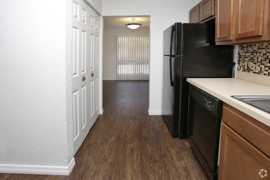 3BR 2 BA The Mediterranean- Kitchen - St. John's Pointe Apartment Homes