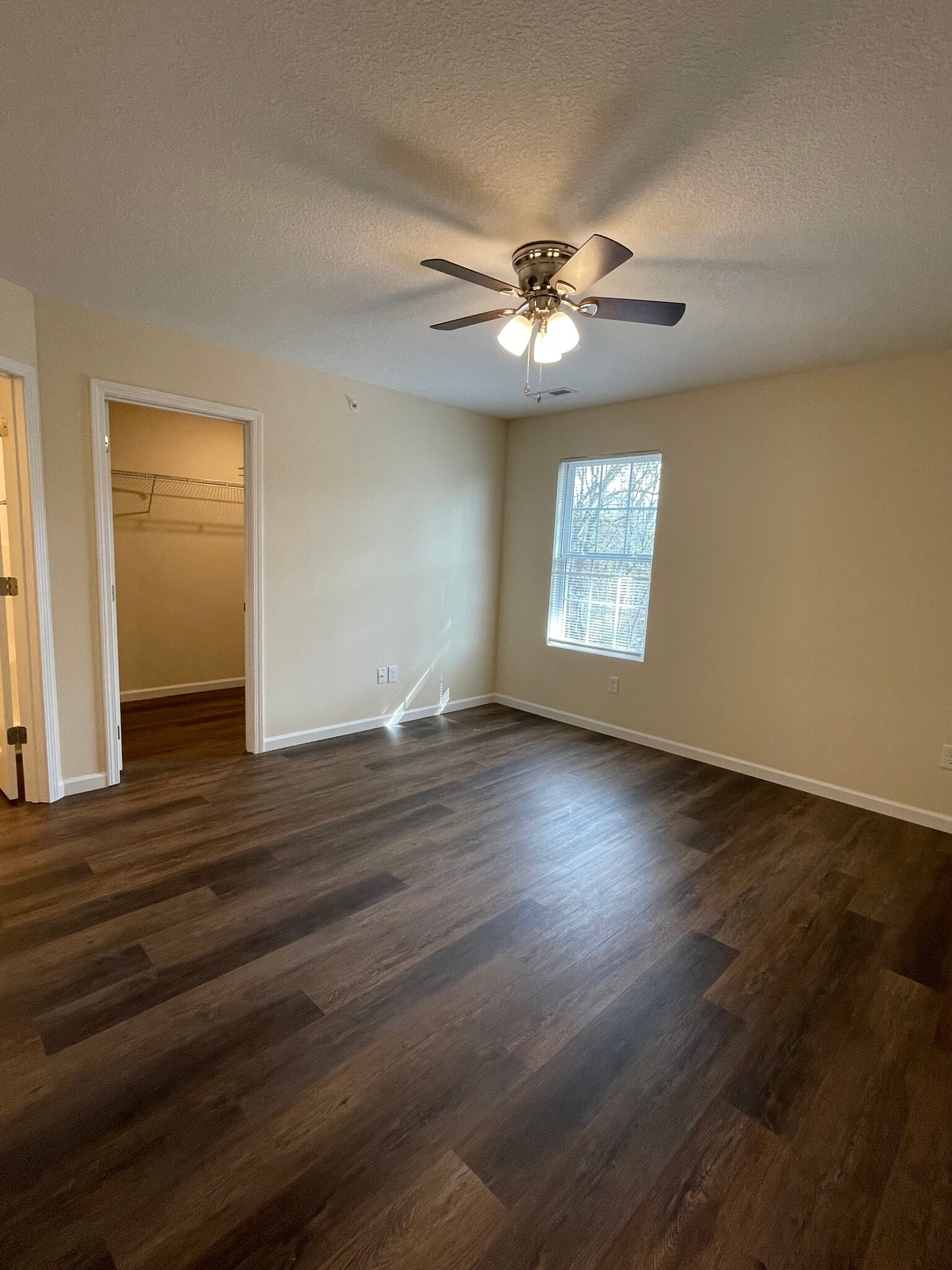 Building Photo - 640 Evans Rd