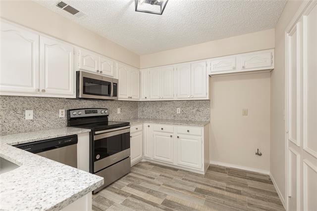 Building Photo - 3600 Hilltop Ln