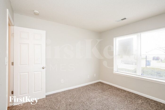 Building Photo - 15572 Dry Creek Rd
